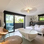 Milady Keyweek With Pool Ocean Views In Villa