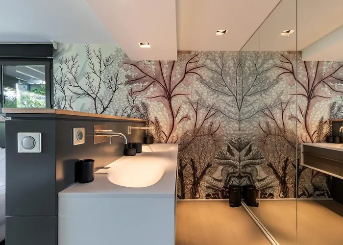 Milady Keyweek With Pool Ocean Views In Вилла