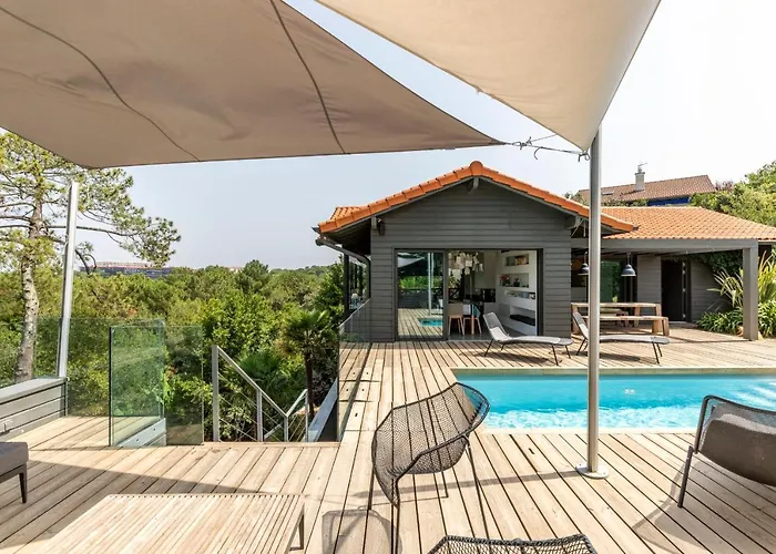 Milady Keyweek With Pool Ocean Views In Вилла