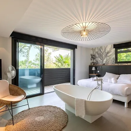 Milady Keyweek With Pool Ocean Views In Villa